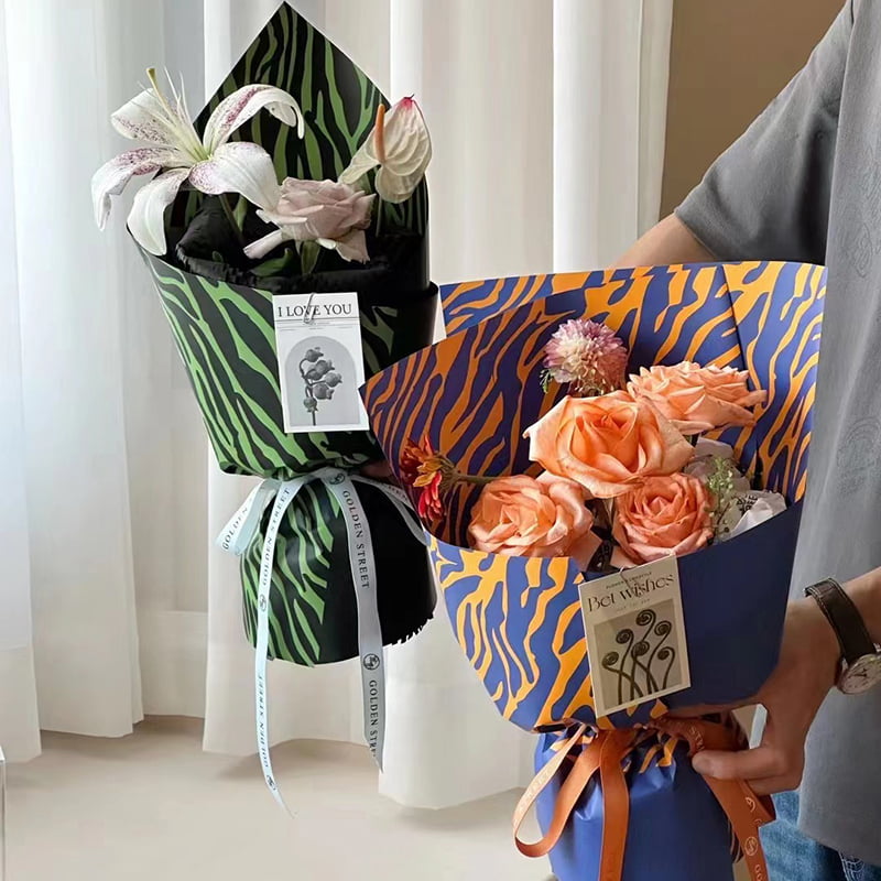 Zebra desenli altı renkli çiçek ambalaj kağıdı
