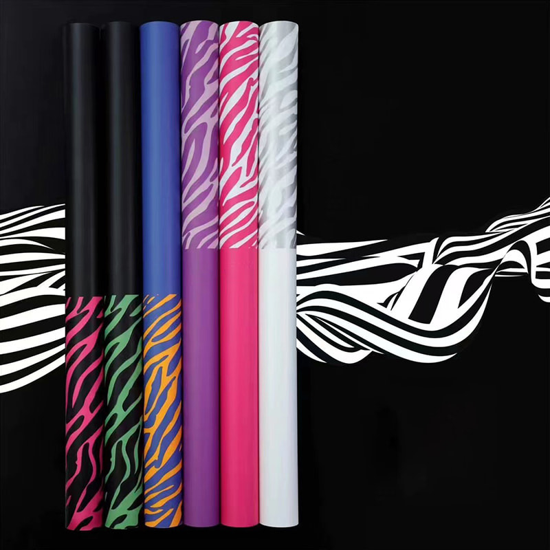 Zebra desenli altı renkli çiçek ambalaj kağıdı